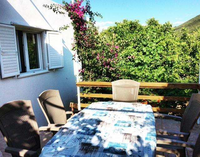 Faros Oasis Apartamento Gdinj Exterior foto
